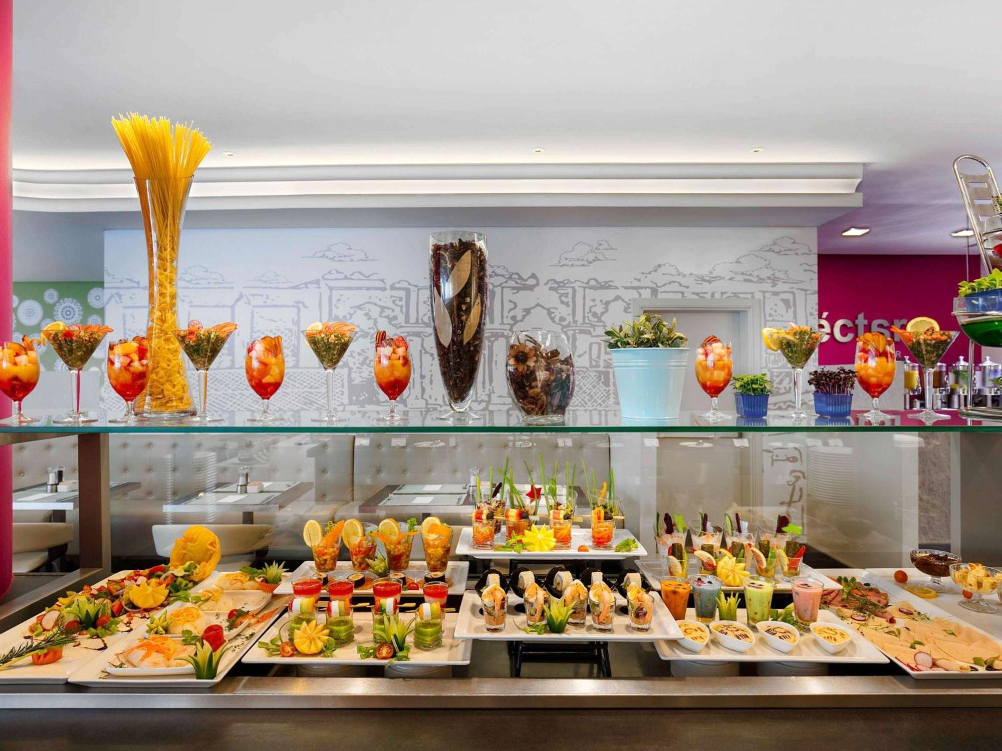 Ibis Styles Sharjah Hotel Eksteriør billede