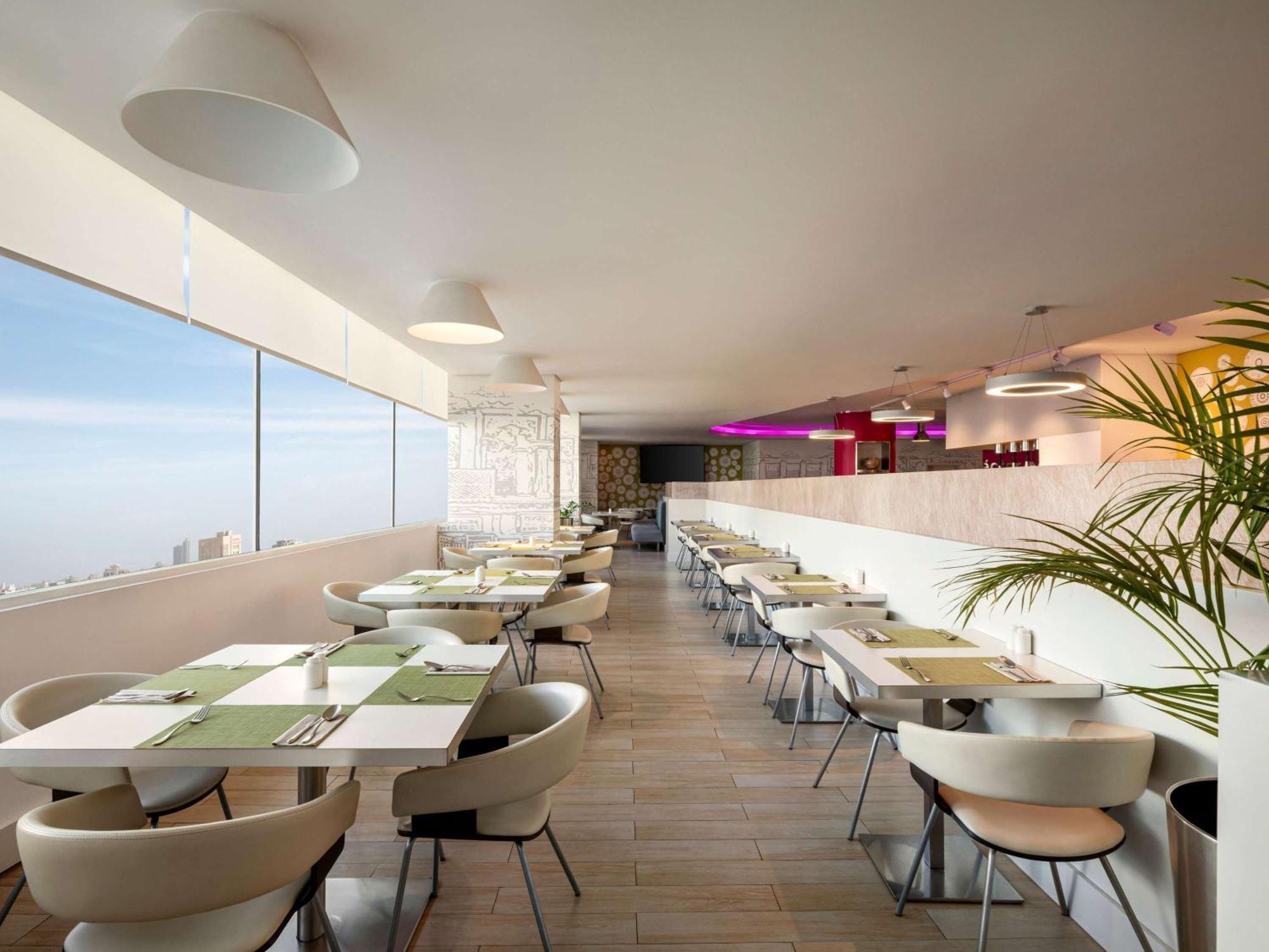 Ibis Styles Sharjah Hotel Eksteriør billede